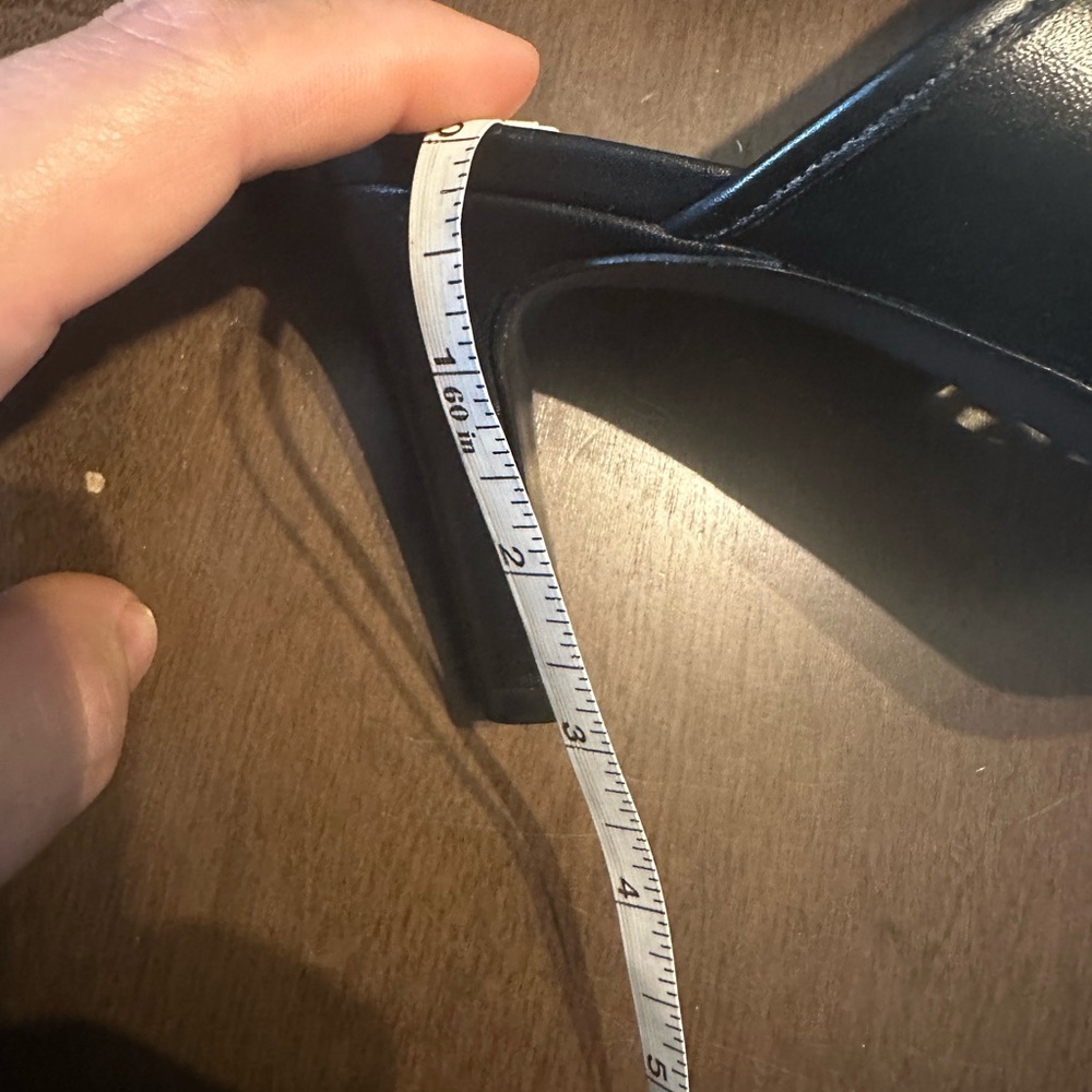 Size 9 Brighton Black and Grey Leather Embroidered Heels - Picture 4 of 7